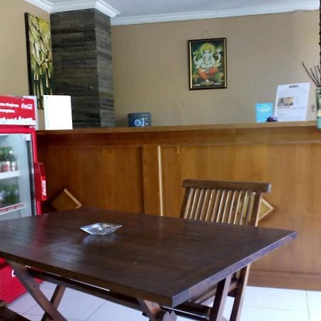 Oyo Flagship 91237 Ratu Guest House Kedunganan 外观 照片