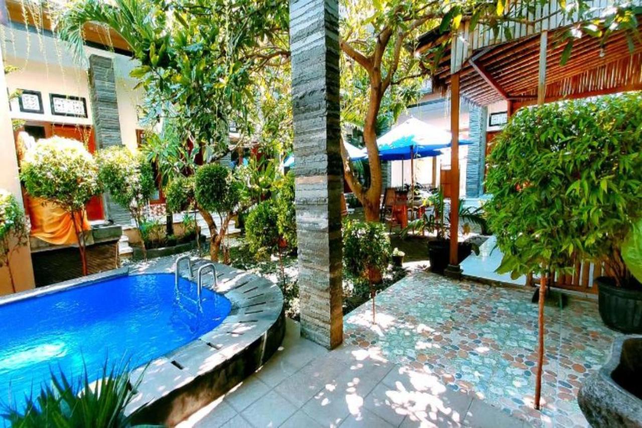 Oyo Flagship 91237 Ratu Guest House Kedunganan 外观 照片