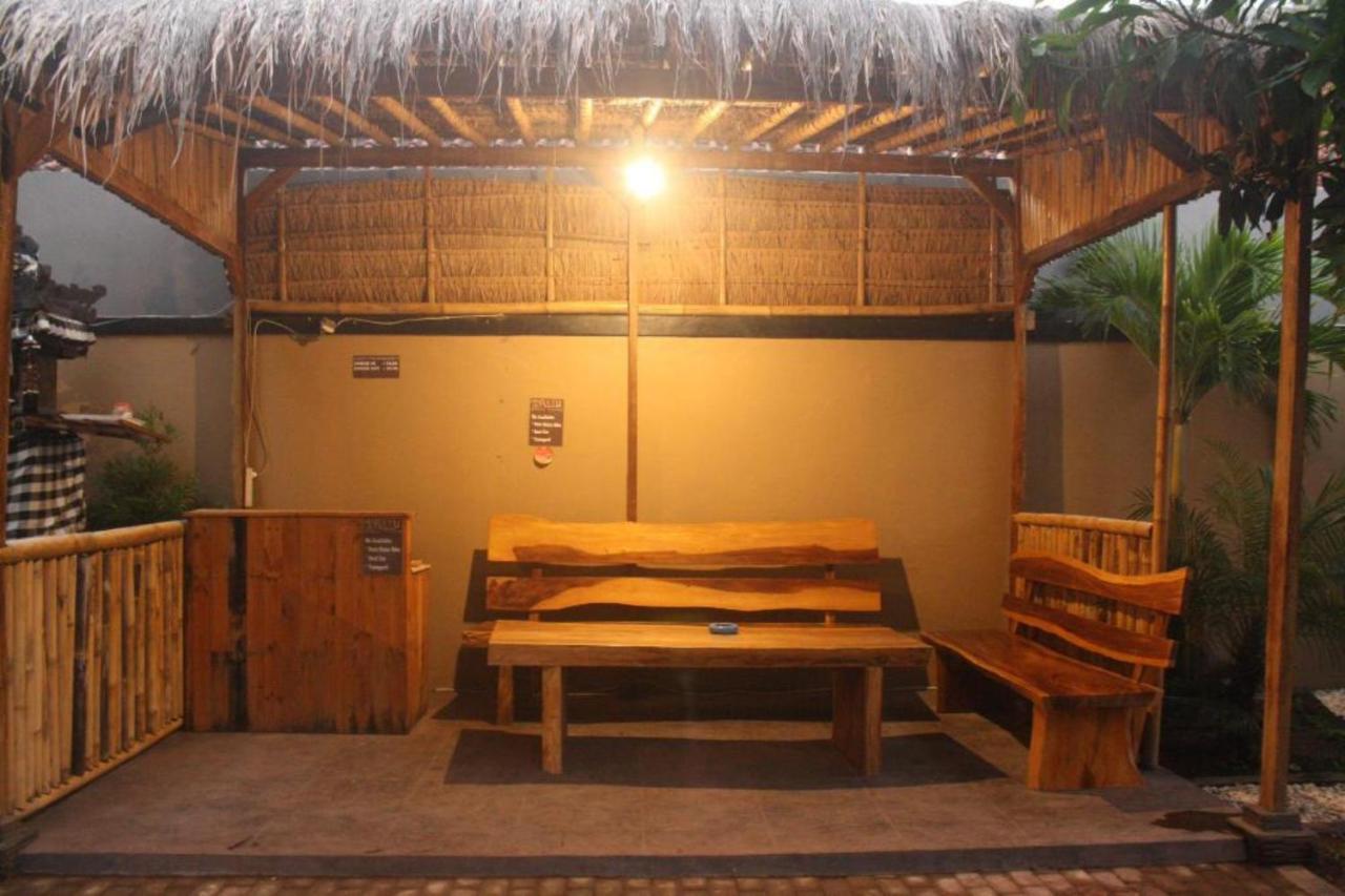 Oyo Flagship 91237 Ratu Guest House Kedunganan 外观 照片