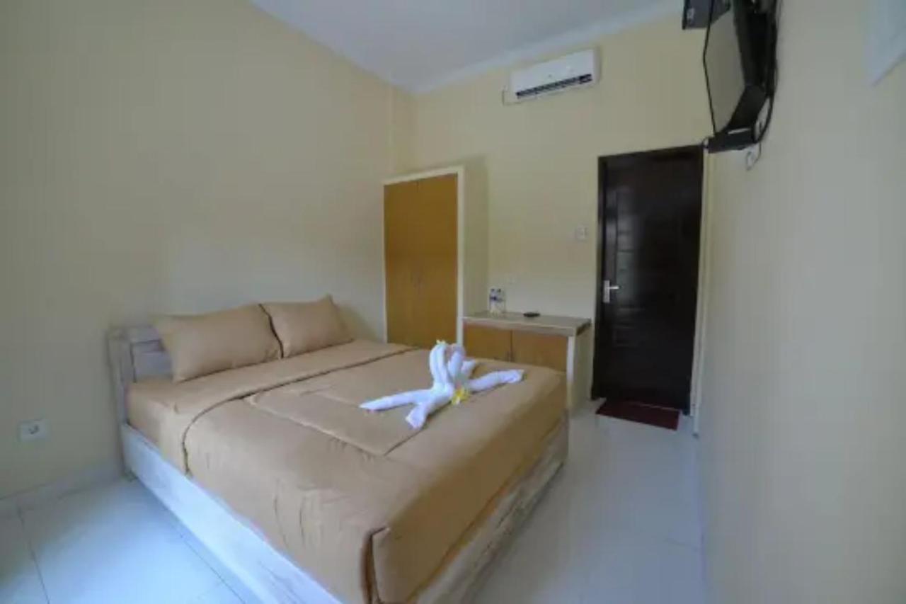 Oyo Flagship 91237 Ratu Guest House Kedunganan 外观 照片