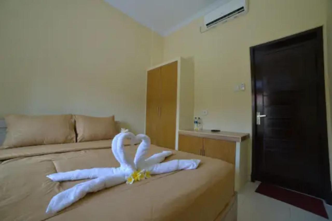 Oyo Flagship 91237 Ratu Guest House Kedunganan 外观 照片
