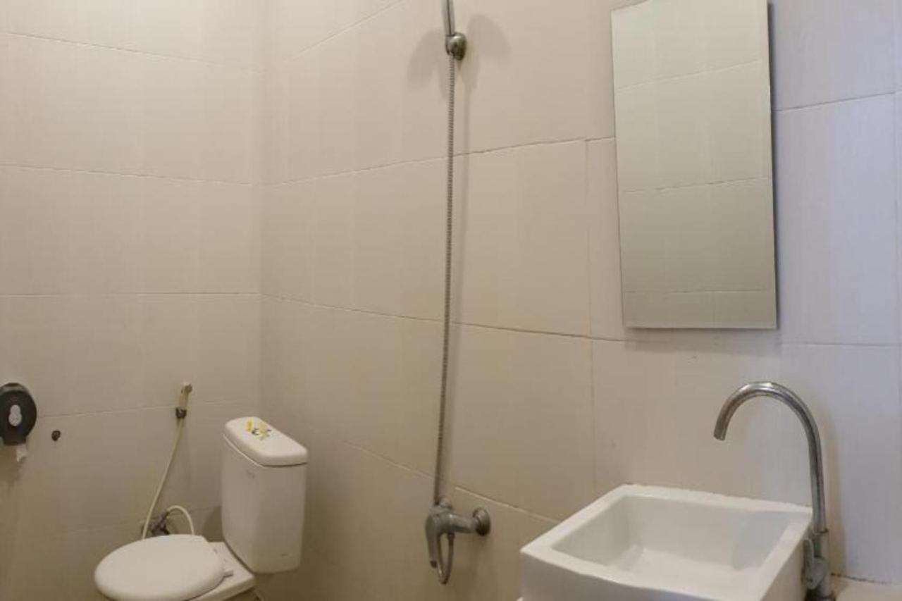 Oyo Flagship 91237 Ratu Guest House Kedunganan 外观 照片